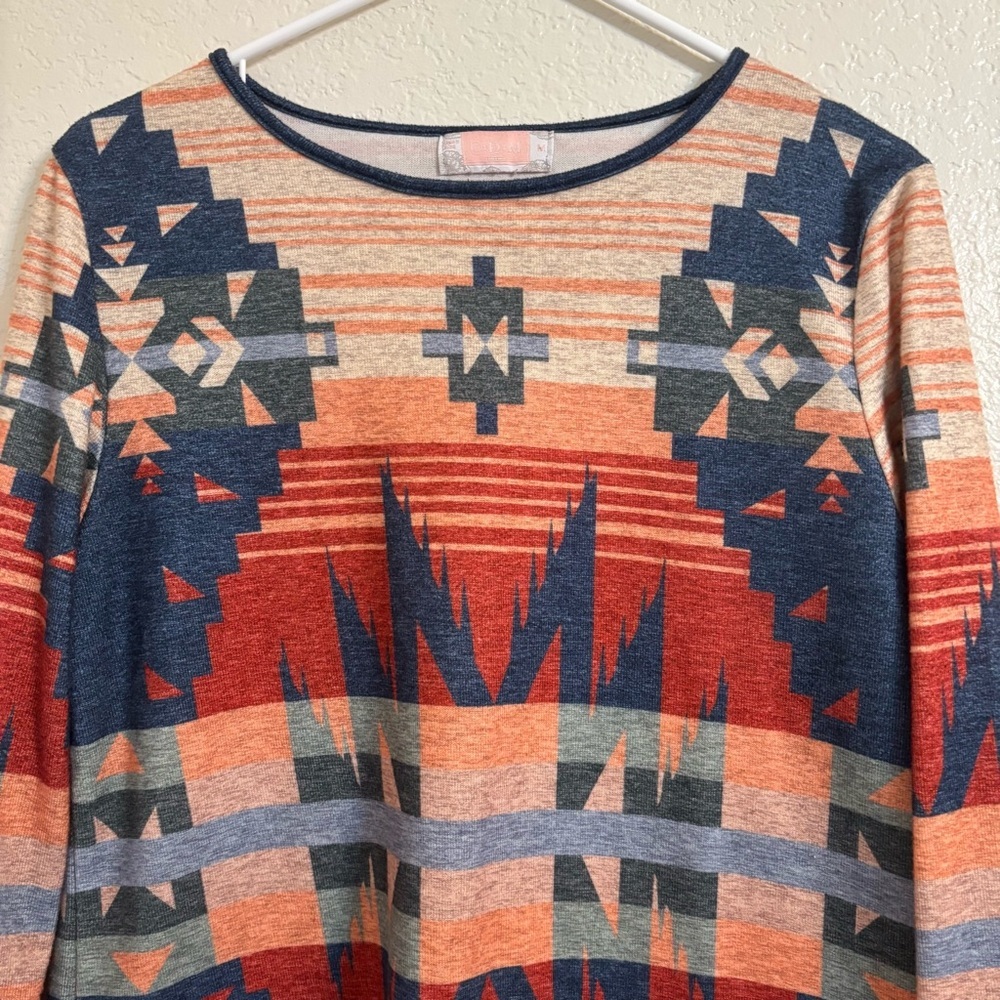 C+D+M western blouse Long-Sleeve Aztec Print Top southwestern boho tribal - Picture 2 of 9